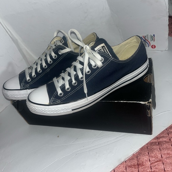 All stars converts men’s size 9 women’s size 11, like new - Picture 3 of 12